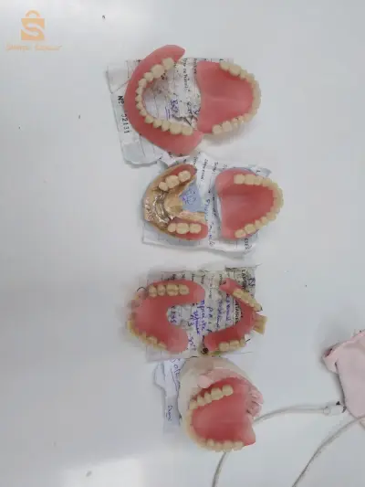 اطقم الاسنان