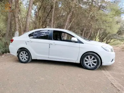 ڨريتوال سنة 2013 ماشية 423 غاز 2018 للبيع المهتم يتصل 0657566957 راه في غليزان