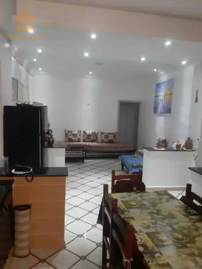 avendre appartement f5 1er étage super fici 200mettre carré 2ble fasad carte calm ext la rue mostaghanem trig tram 3nd la douchaze