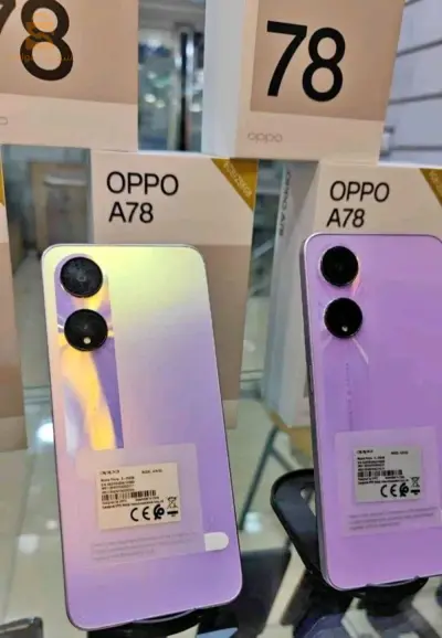 Oppo A78 5g 
Ram/rom.  8/256
Avec un chargeur super fast 67w