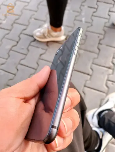 iPhone 8