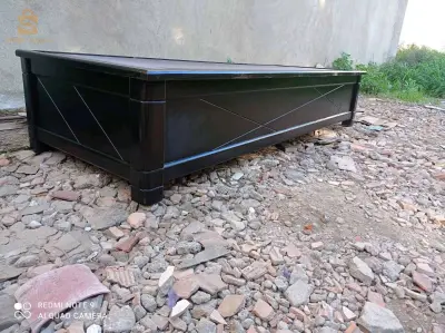 فارنيسور.صباغة الخشب