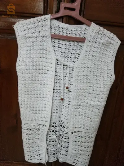 gillet pour fillette en crochet fait mains