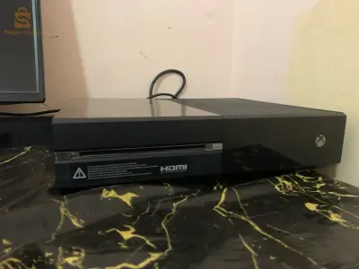 XBOX ONE 500GB TRÈS BONNE ÉTAT
