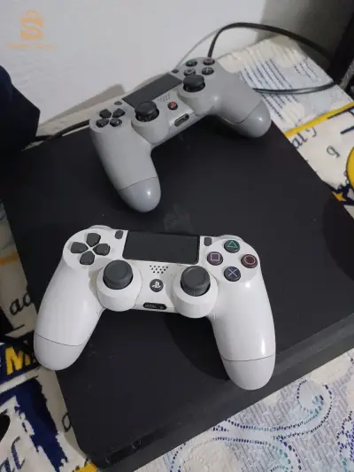 ps 4 slim 500g +cd de (gtav-fifa23-cod mw2019)