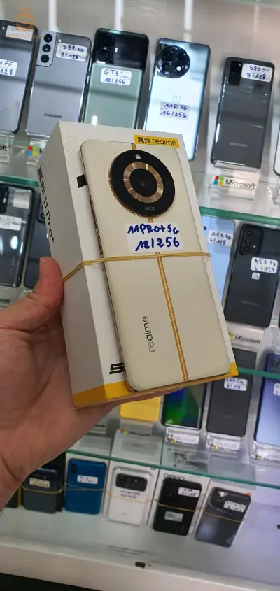 11pro +5G 
ram 12 / stock 256