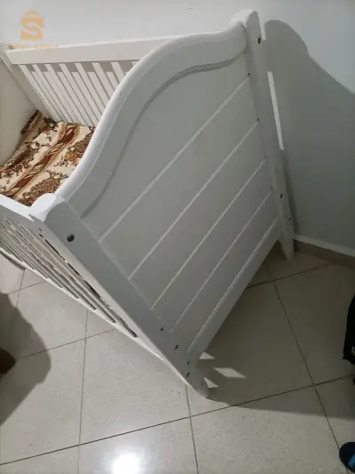 سرير اطفال