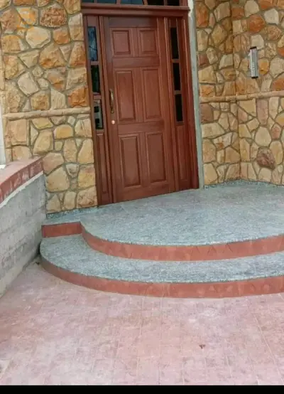 حجر طبيعي 100%