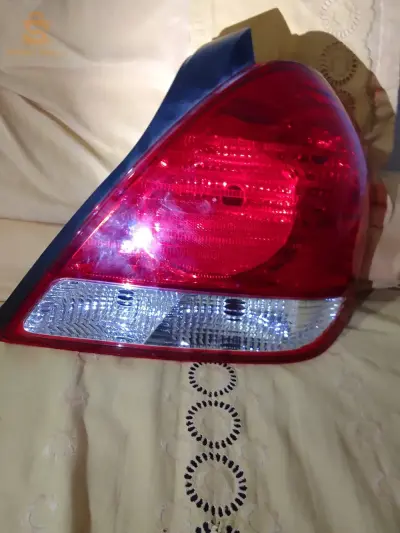 feu arrière nissan
