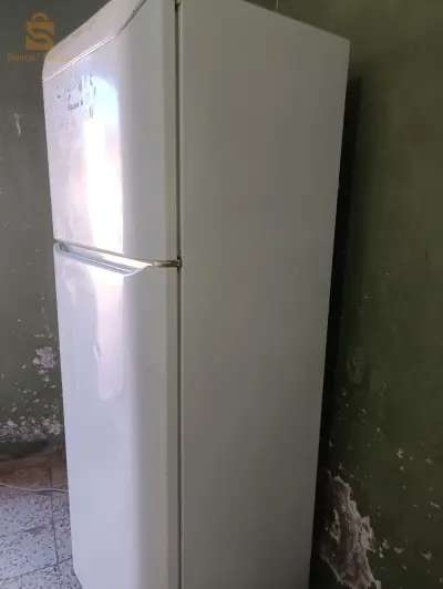 ثلاجة من نوع nofroze