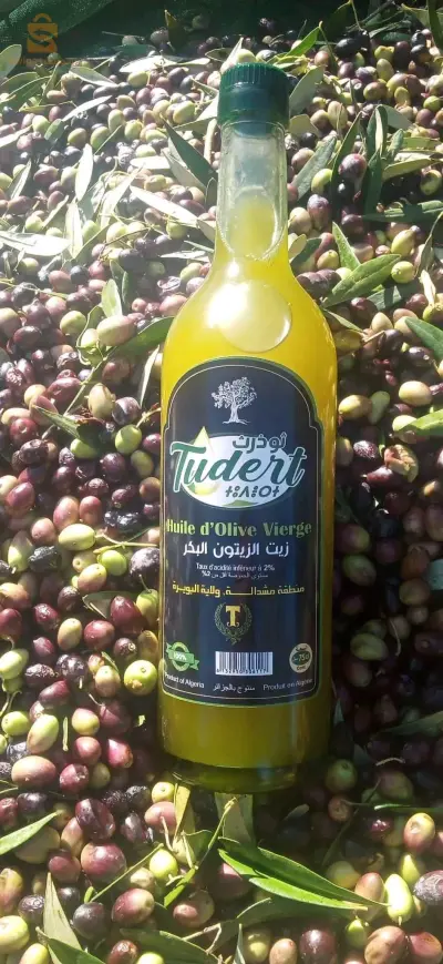 Investisseur agricole individuel, Hassan vous propose la meilleure huile d'olive de la région Kabylie. Pour plus de renseignements sur d'autres produits, n'hésitez pas à nous contacter. Nous vous assurons la livraison (gros).