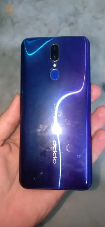 oppo F11 64/4 avec boite et 5 antichoc livraison disponible