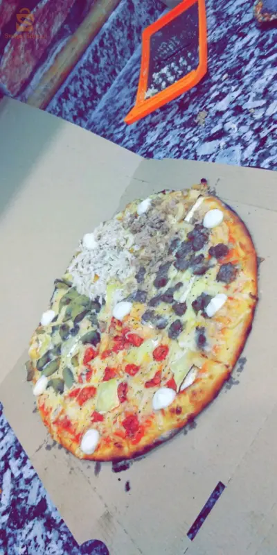 صانع بيتزا.    وسندريشات شوارما        يبحث عن عمل  0792125401