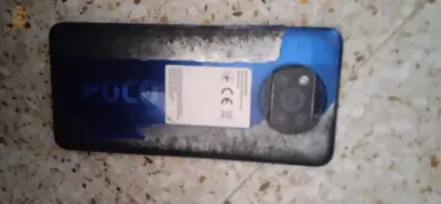 Poco X3 bon état juste  l cache li lawra