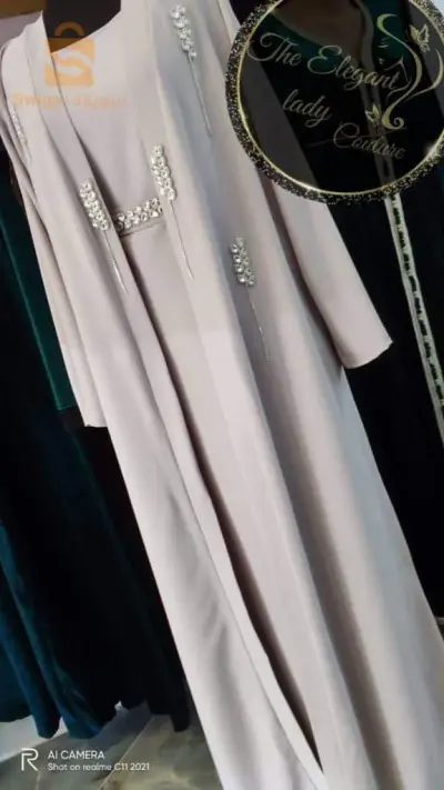 ملابس نسائية