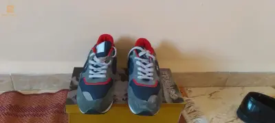 حذاء مستعمل في حالة ممتازة