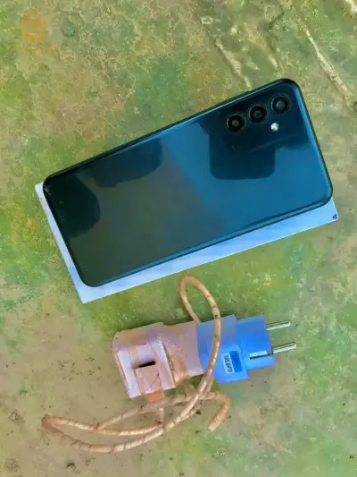 هاتف سامسونغ m13 للبيع