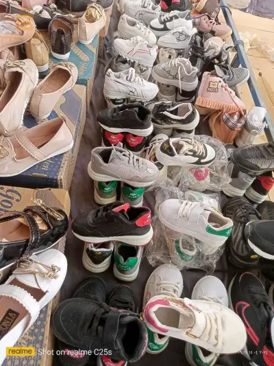 طابلة في هبطة سوق دبي الطابلات الوسط بجانب سوق البرطابلات مرحبا بكم عند الطاهر السوفي