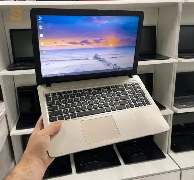 جهاز كومبيوتر asus