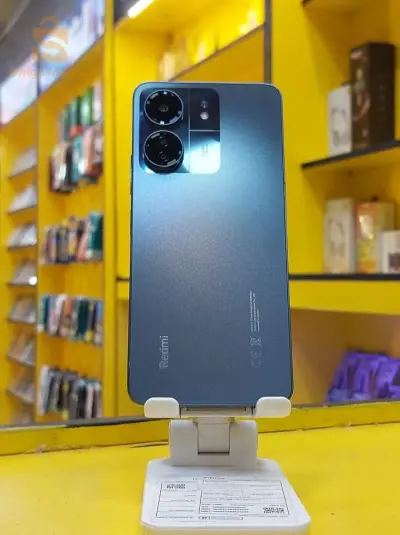 redmi 13C 
redmi 13C 
red