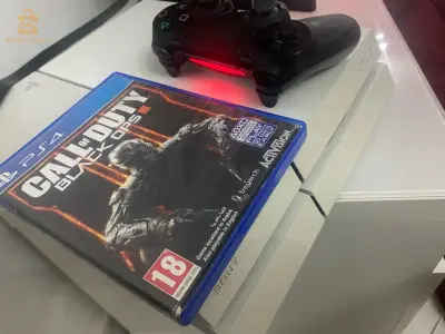 PS4 Fat avec manita et Cd