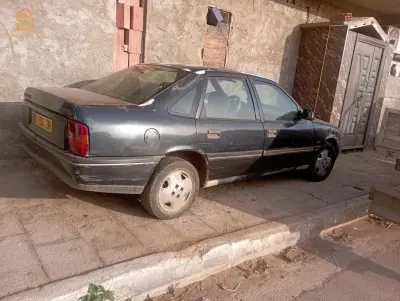 السيارة جيده