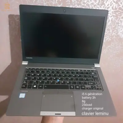 pc portable Toshiba ( caba de l'Angleterre)