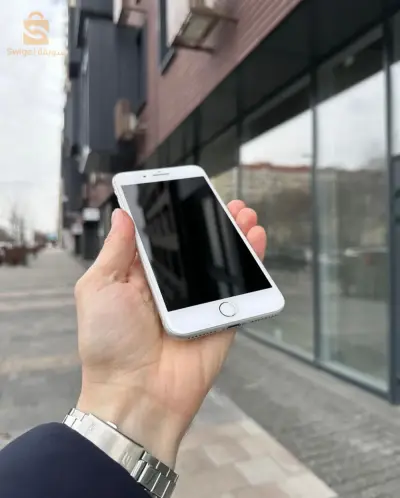 iPhone 8 Plus 
kochi active 
etat 9.5/10 
battery m3awda original 
li ychri mrhba bih