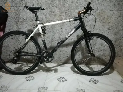 Vélo between rocraider