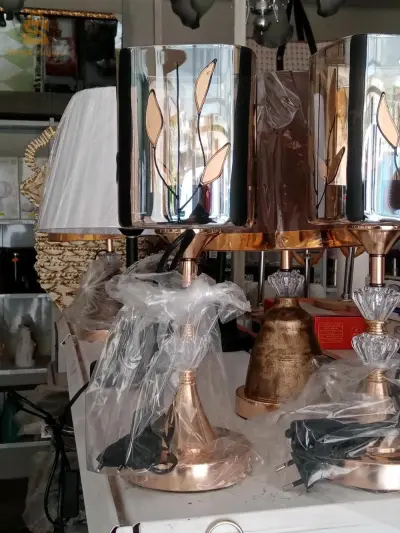 بيت الانارة lamp table