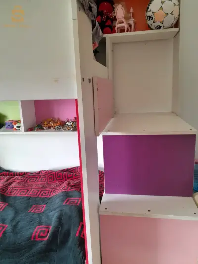 chambre d'enfants superposés  3 places plus étagères