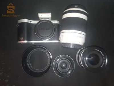 Samsung Nx300 Full HD Écran Tactile Wifi + standard objetif 18/55mm
+flash
+objectif 50/200mm
+object 30mm
Avec un prix de 35000 DA négociable