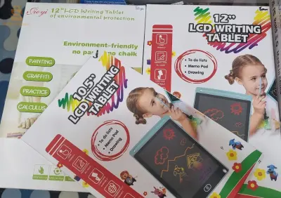لوحة بيضاء للكتابة