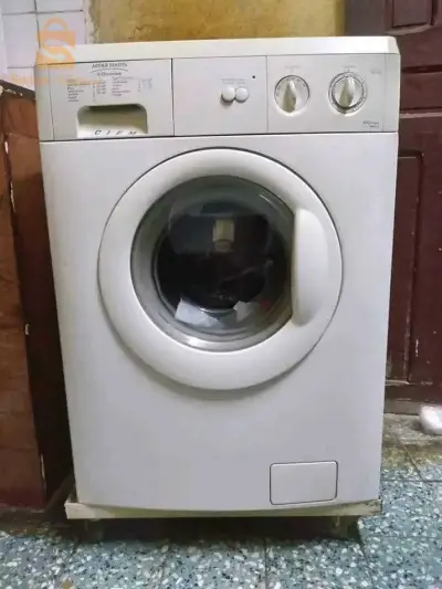 للبيع