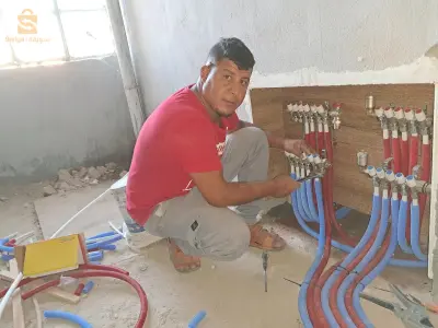 كل من يهمه الأمر يتصل