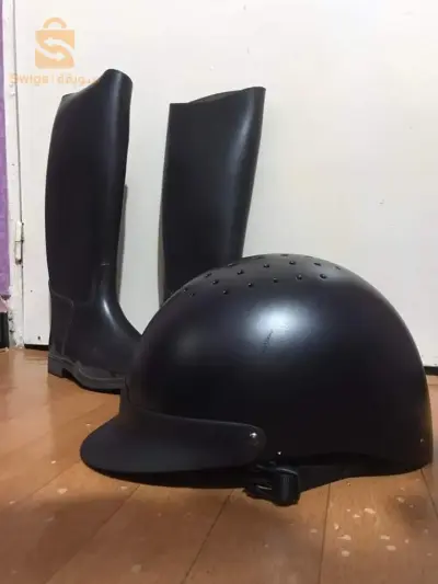 vente bouts et casque  de l'équitation