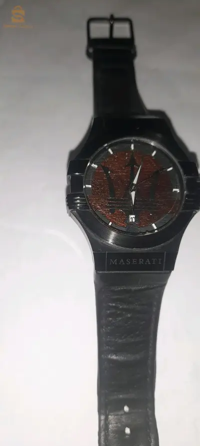 ساعة من علامة  ماتيرازي العالمية  الاصلية .