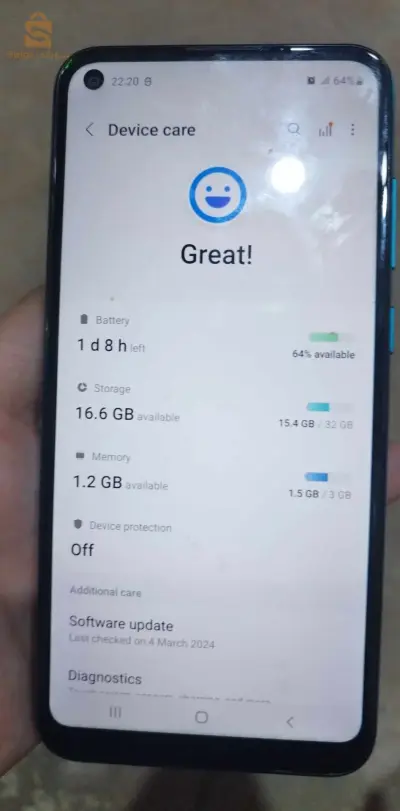 Samsung M11 etat n9aya march très bien
fih 3gb ram w rom 32gb