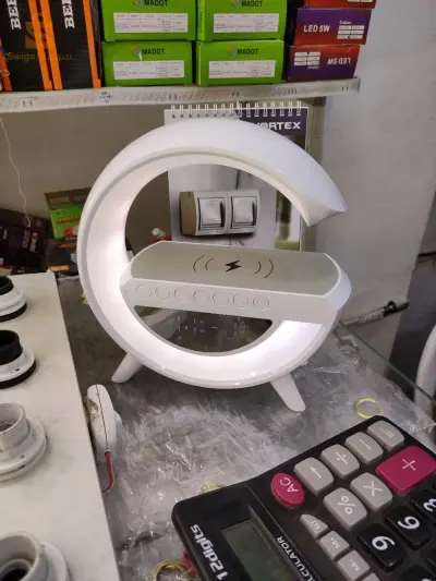 مصباح مكتبي led على شكل حرف G