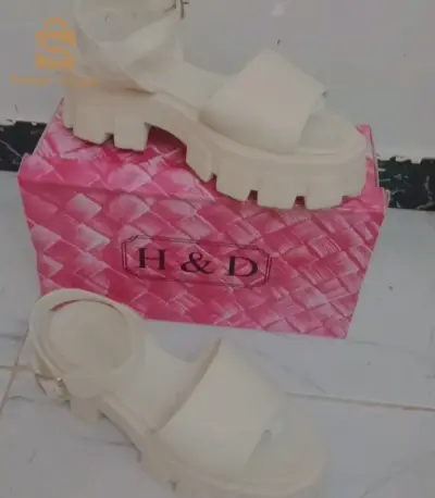 حذاء صيف