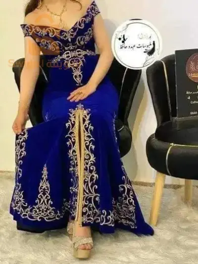 روب حونة مطرزة