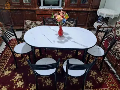 كراسي و طاولات
