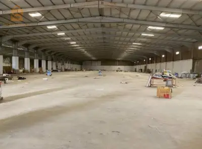 location hangar de 3500 M2 avec Bloc Administratif