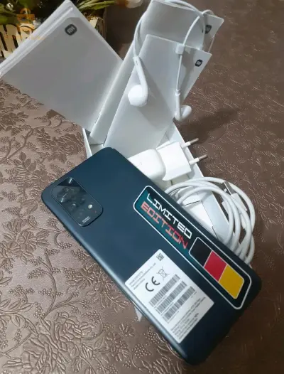Xiaomi Redmi note11 eta 9/10√ 4+2/128
Andaroid 13 ( hyper os ) snapdragon, 6nm , always on display
 .√ النسخة العالمية ,  فيه كامل صوالحو