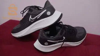 🥁🚨 NOUVELLE ARRIVAGE 🥁🚨#Disponible_0558459644
New Articles. #Kaba_Européen 
Chaussure : #Nike_Air_Zoom_Pegasus_38_shield
Couleur : Noir 
Pointure : 42 
 #Prix_Imbatteble: 12 800 DZ 🤗🤙🤙✅✅
                      
#nike #nikeshoes #nikerunning #nikezoomair  #nikesportswear #nikehomme #nikerunning
