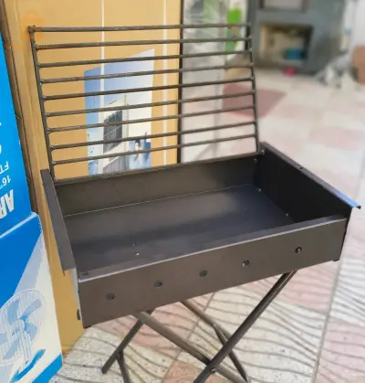 Barbecue pliable 48cm×30cm 
شواية صوليد 
نوعية حديد مليحة وخشينة
قابلة للطي 
3600دج
0665955230فب👉viber watts