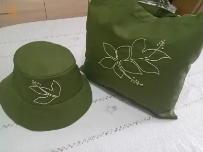 sac et bob broderie à la main