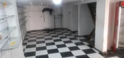 LOCATION MAGASIN