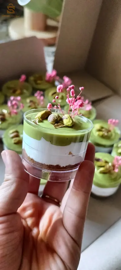cream pistache