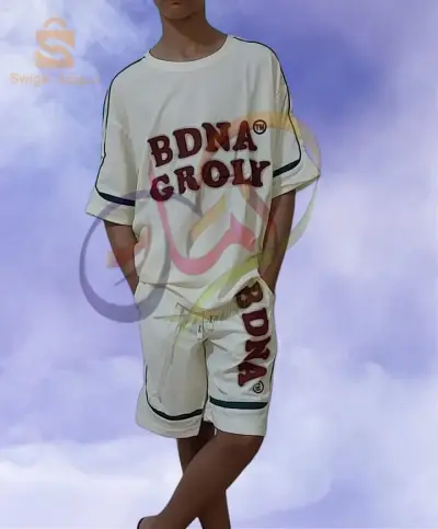 Ensemble tee shirt et shorts